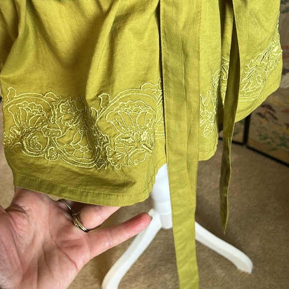 PRESS WOMENS SLEEVELESS EMBROIDERED HEM, TANK TOP PERIDOT GREEN SIZE SP - Picture 4 of 15